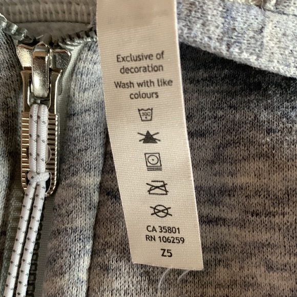 Lululemon Scuba Hoodie. Front zipper, gray. Sz:6 - Picture 11 of 16